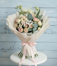 Букет цветов из:  Розы и Лизиантусы в Синегорье