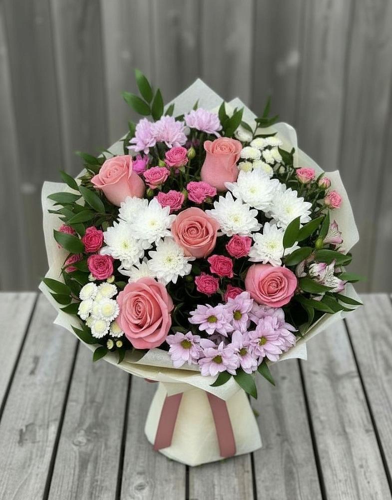 Букет цветов из: Альстромерии, Гвоздики, Розы и Хризантемы в Синегорье