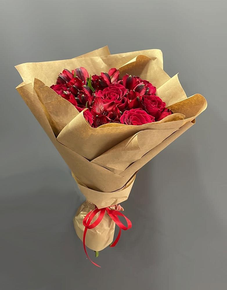 Букет цветов из: Альстромерии и Розы в Синегорье