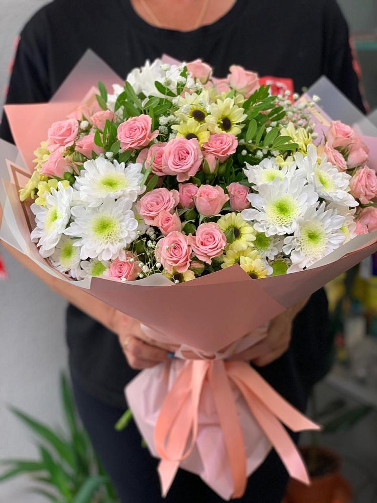 Букет цветов из: Розы и Хризантемы в Синегорье