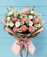 Букет цветов из:  Розы, Альстромерии и Лизиантусы #REPLACE_PRED# Синегорье