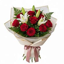 Букет цветов из:  Лилии и Розы в Синегорье