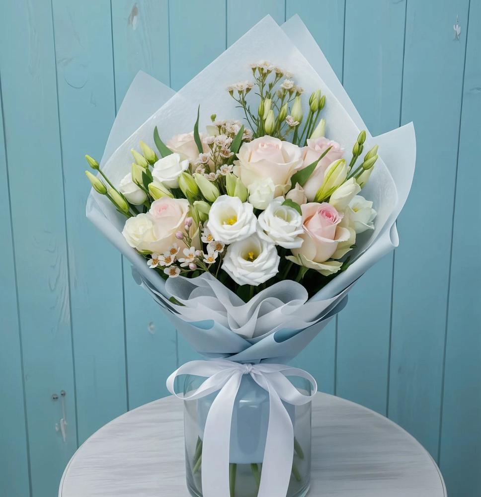 Букет цветов из: Розы и Лизиантусы в Синегорье