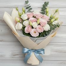 Букет цветов из:  Лизиантусы в Синегорье