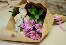 Букет цветов из:  Розы и Хризантемы #REPLACE_PRED# Синегорье