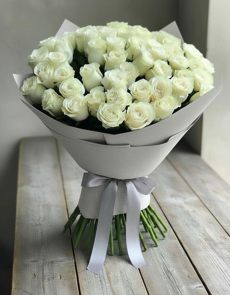 Букет 35 Белых роз в Синегорье