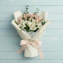 Букет цветов из:  Альстромерии в Синегорье