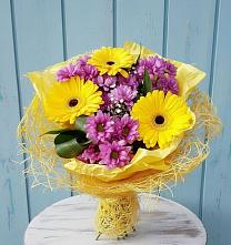 Букет цветов из:  Хризантемы и Герберы в Синегорье
