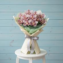 Букет цветов из:  Орхидеи и Розы в Синегорье