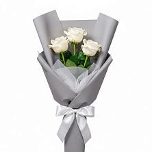 Букет 3 белые розы в Синегорье