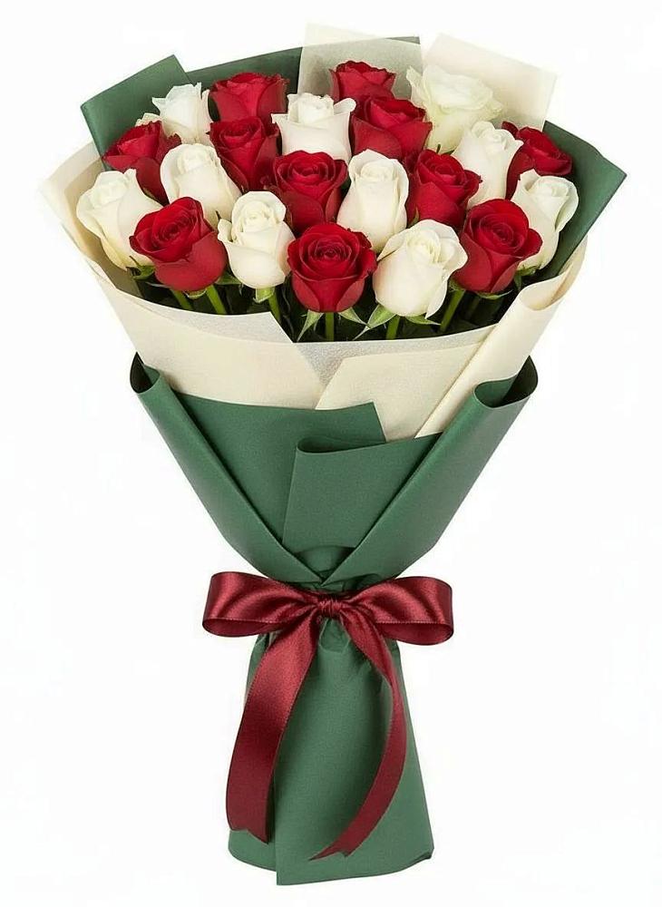 Букет Микс из красных и белых роз в Синегорье