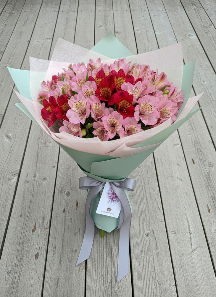 Букет цветов из: Альстромерии в Синегорье