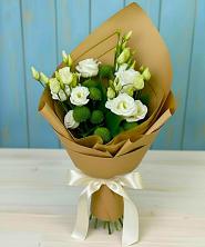 Букет цветов из:  Хризантемы и Лизиантусы в Синегорье