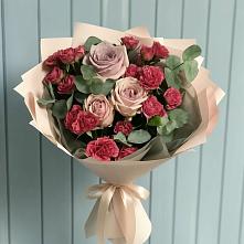 Букет цветов из:  Гвоздики и Розы в Синегорье