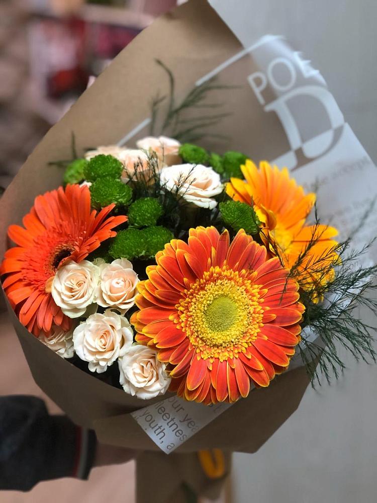 Букет цветов из: Герберы, Хризантемы и Розы в Синегорье