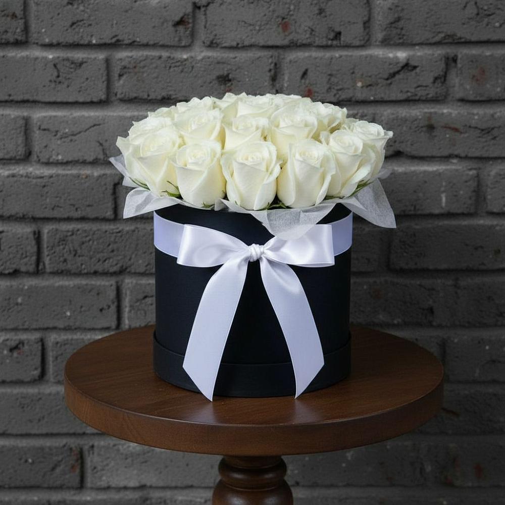 Цветочная композиция из Розы в шляпной коробке в Синегорье