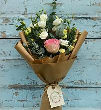 Букет цветов из:  Розы и Лизиантусы в Синегорье