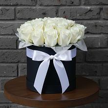 Цветочная композиция из Розы в шляпной коробке в Синегорье