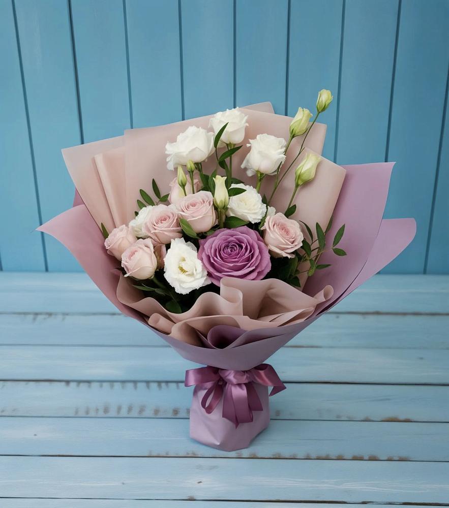 Букет цветов из: Розы и Лизиантусы в Синегорье